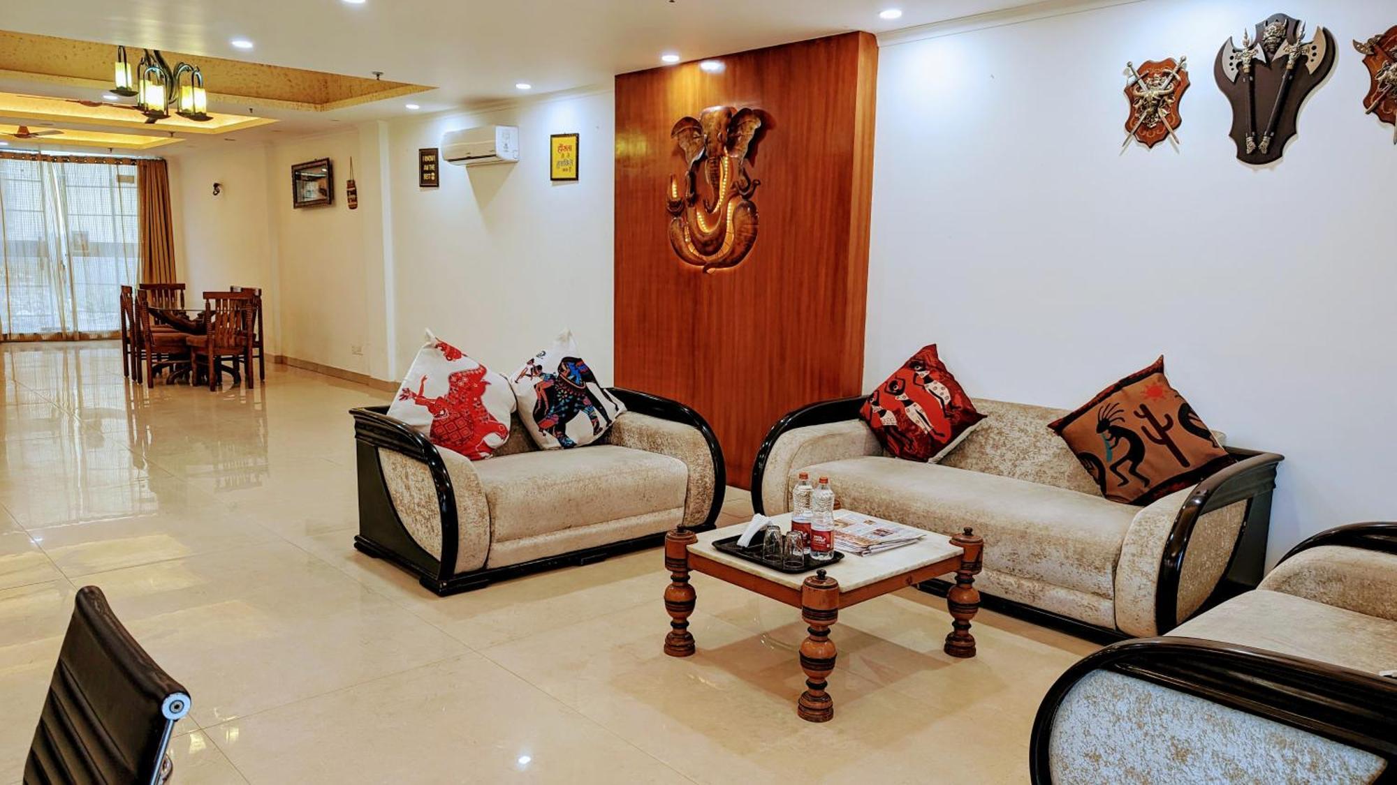 Hotel Moon Taj Near Yashobhoomi Convention Centre Delhi  Exterior photo