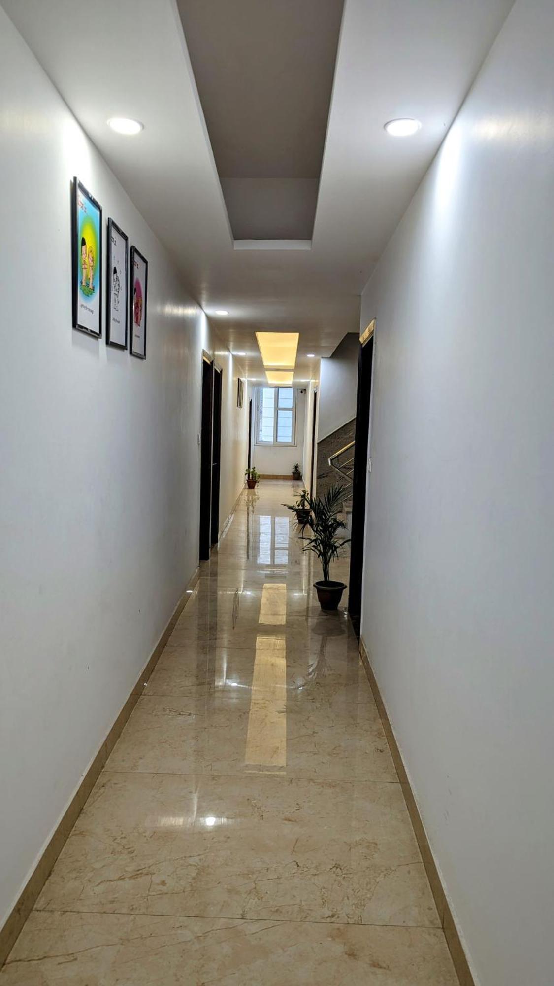 Hotel Moon Taj Near Yashobhoomi Convention Centre Delhi  Exterior photo