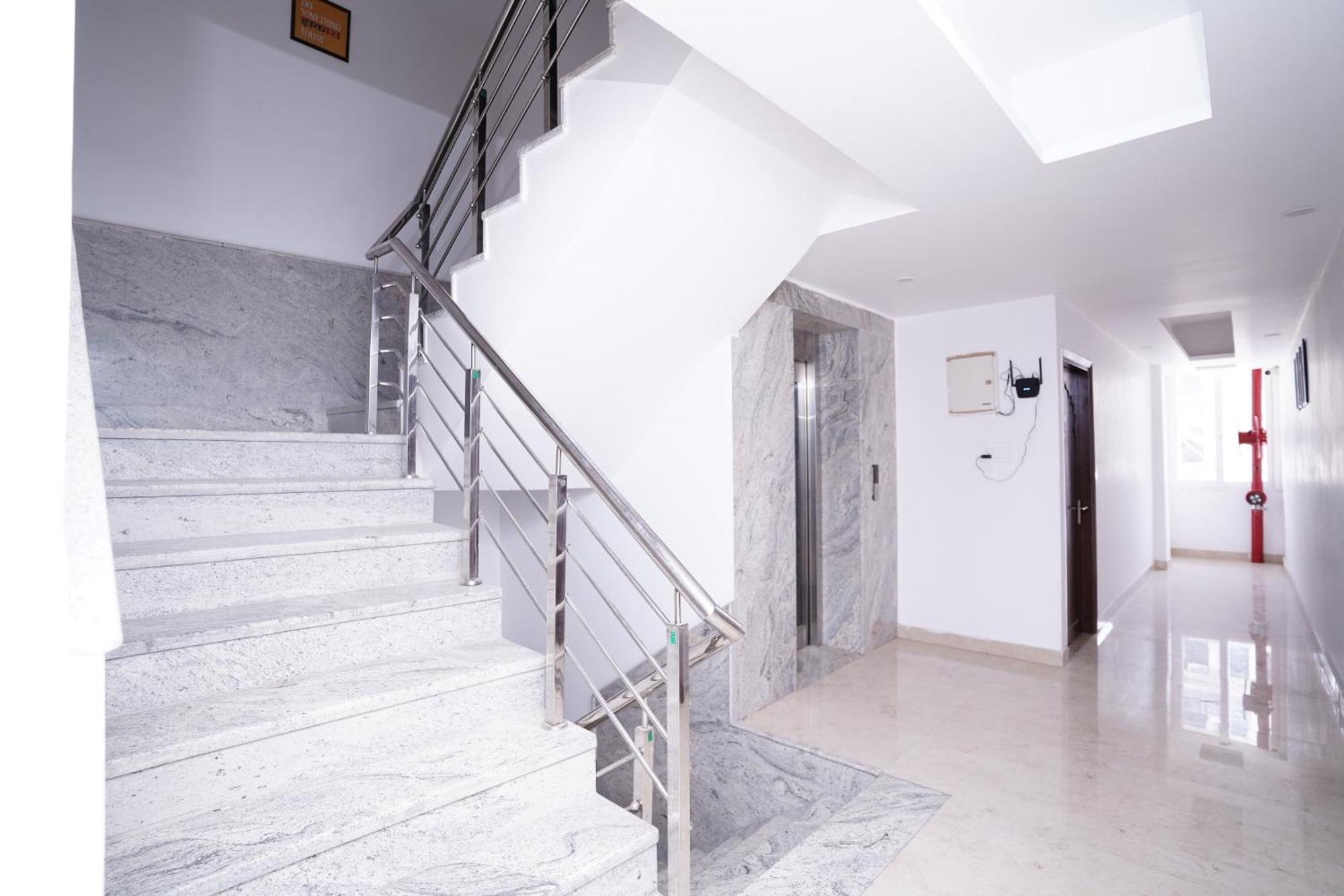 Hotel Moon Taj Near Yashobhoomi Convention Centre Delhi  Exterior photo