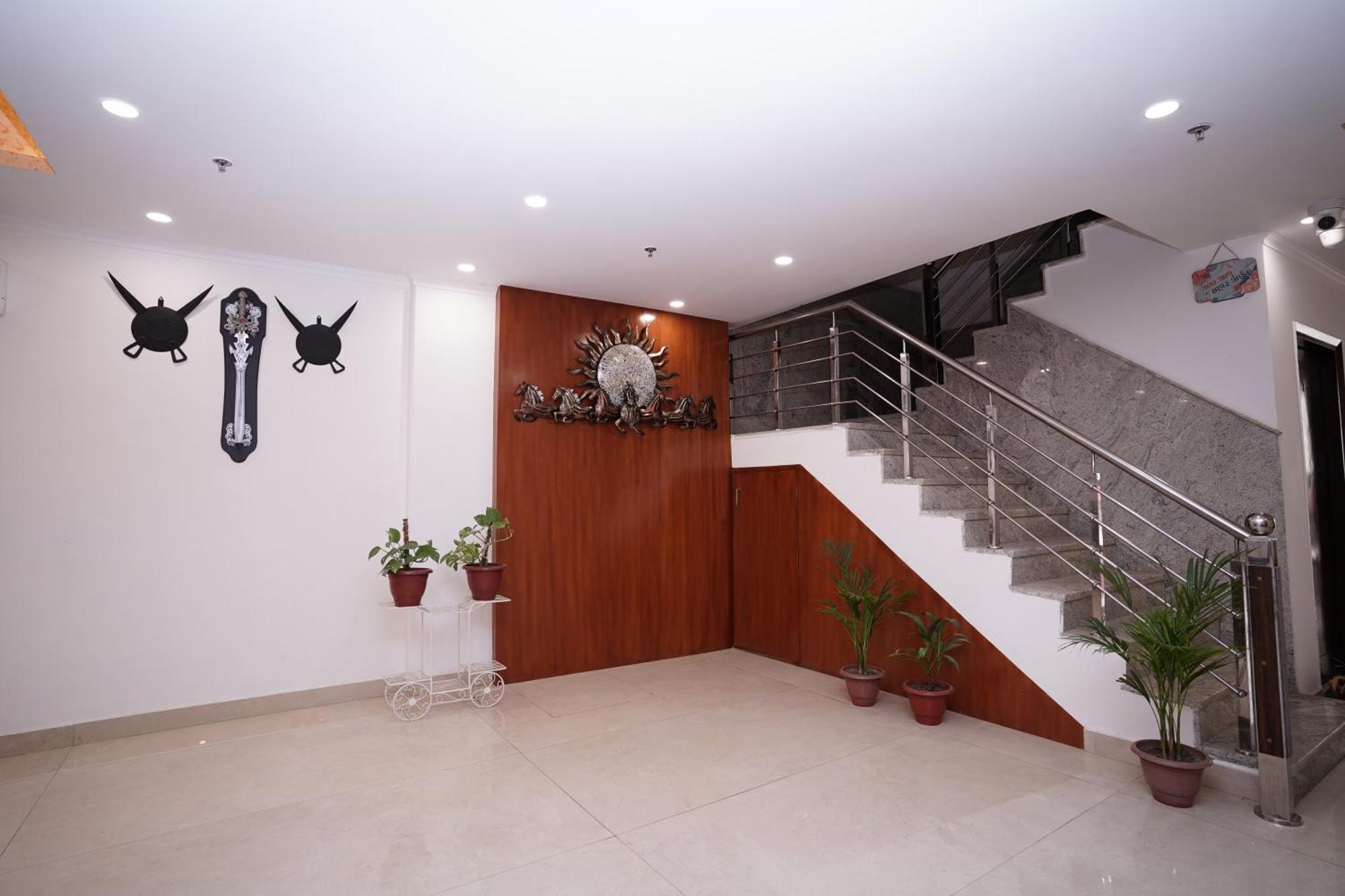 Hotel Moon Taj Near Yashobhoomi Convention Centre Delhi  Exterior photo