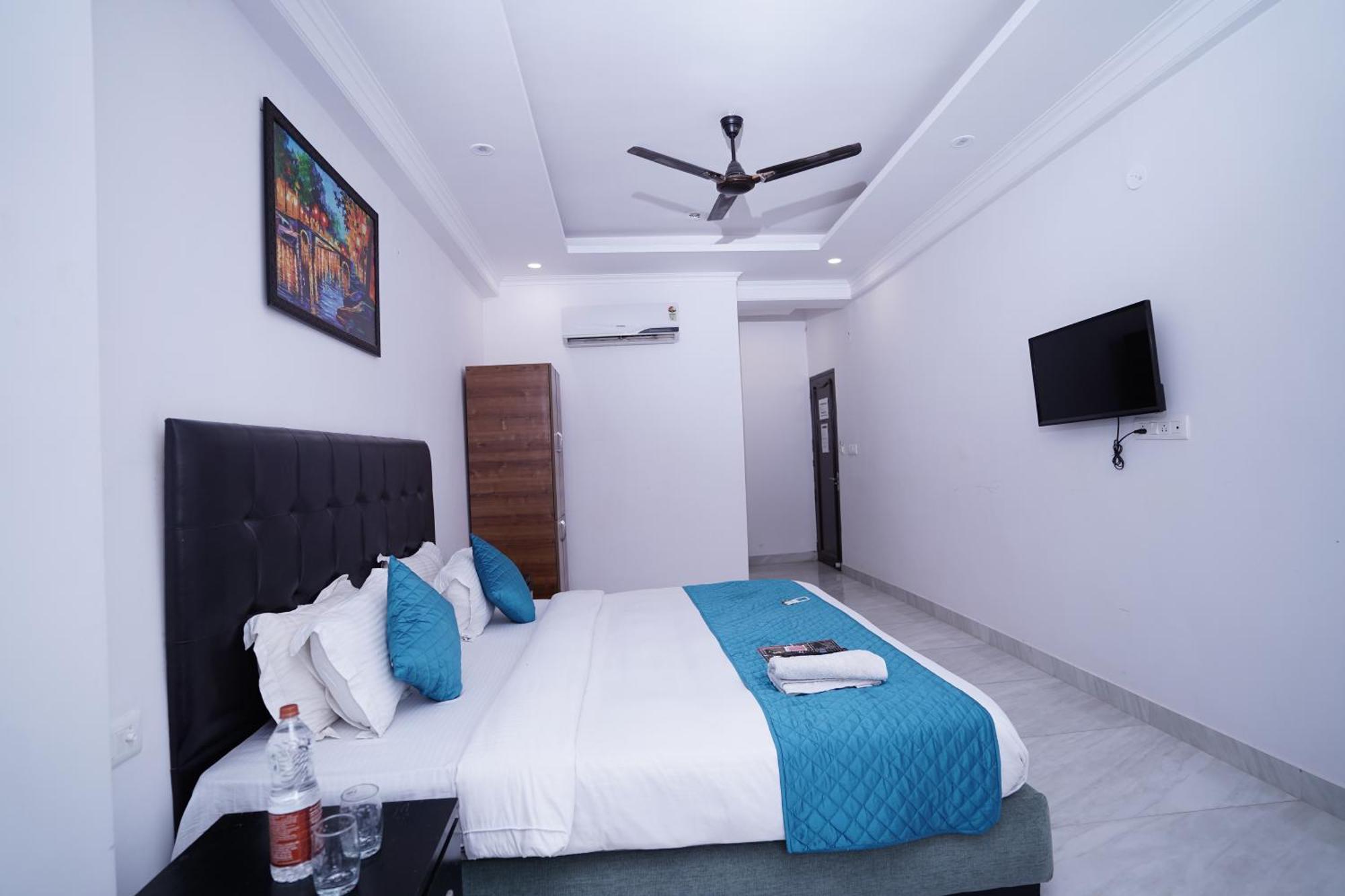 Hotel Moon Taj Near Yashobhoomi Convention Centre Delhi  Exterior photo